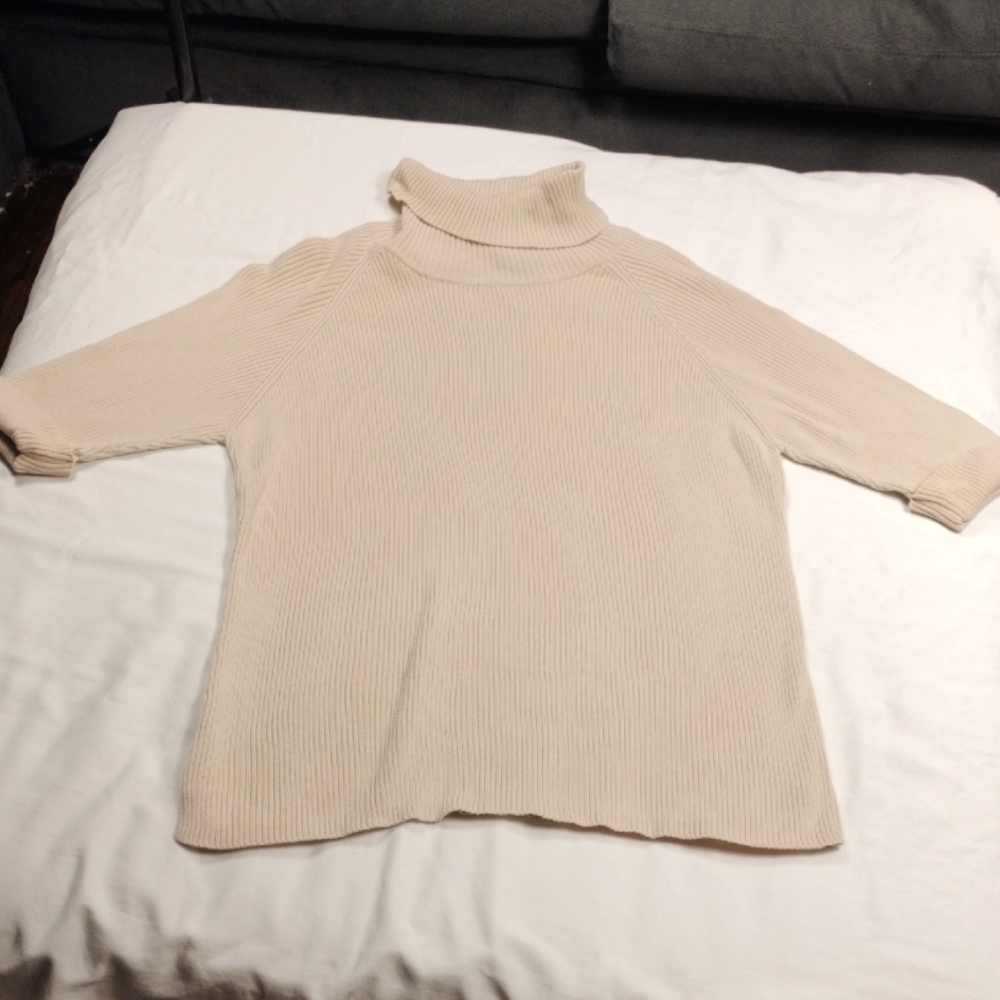 Pierre Cardin Women's Short Sleeved Turtleneck Size XL